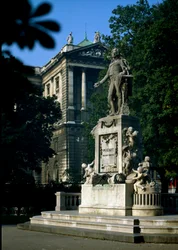 Monumento em homenagem ao compositor austríaco Wolfgang Amadeus Mozart (1756-1791). Escultura de Victor Tilgner (1844-1896) 1896. Viena, Burggarten, Áustria