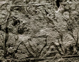 Os mortos montando o cavalo de Odin, detalhe de uma pedra funerária viking, século 7-8 d.C.