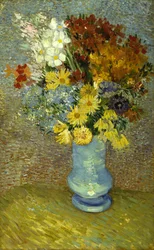 Flores em um vaso azul