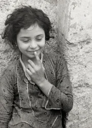Retrato de uma criança, do álbum «Cruzeiro no Egeu - Zara, Atenas, Rodes e Trípoli», maio de 1934