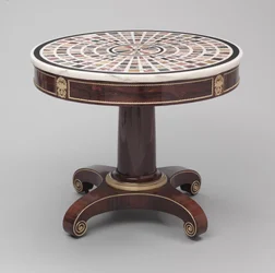 Mesa Neo-Clássica com tampo de mármore (pau-rosa com suportes de ormolu, moldes de latão e tampo de mármore)