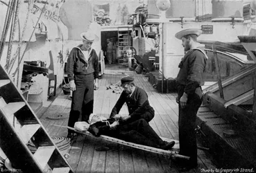 Broca de ambulância a bordo do cruzador HMS Tartar, 1896.