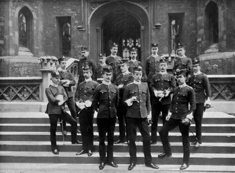 Oficiais do 1º Regimento Suffolk na Torre de Londres, 1895 1896.