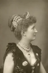Lady Carew , cortesão