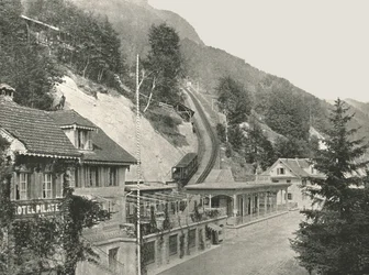 Ponto de partida da Ferrovia Pilatus, Alpnachstad, Suíça, 1895.