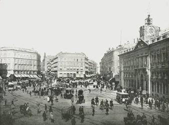 Puerta del Sol, Madri, Espanha, 1895.