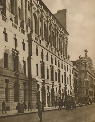 Edifícios representativos da nova Londres em Moorgate Street, cerca de 1935