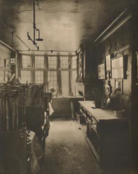 Sala de grelhados no primeiro andar do Cock com vista para Fleet Street, cerca de 1935