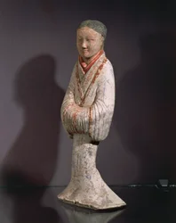 Senhora em posição de pé (terracota)