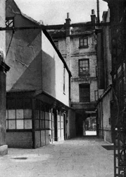 Os edifícios de Calvert, com um pátio típico da antiga Borough High Street, Londres, 1926-1927.