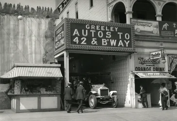 Greeley Autos para 42 und B&39;Way, c.1910-21