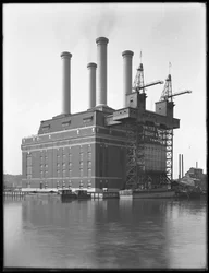 Estação de energia de Sherman Creek, W. 201st Street, Inwood, Nova York, junho de 1916