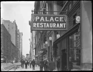 Assine para o restaurante do palácio, W. 28th Street, New York City, 29 de julho de 1916