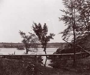 Fort Darling. Bateria mascarada e obstrução em James River, ca. 1865.