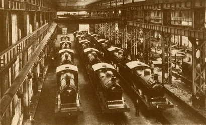 Locomotivas prontas para envio ao exterior, c1930.