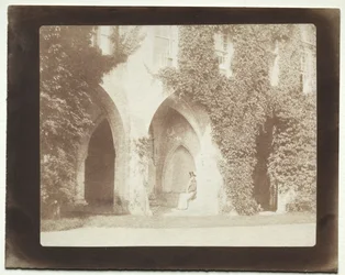 Calvert Jones sentado na sacristia da Abadia de Lacock, 1845