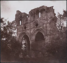 O túmulo de Sir Walter Scott, na abadia de Dryburgh