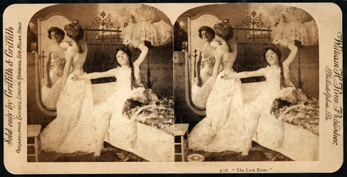 &39;The Late Riser&39;, cartão estereoscópico humorístico, c.1900 (foto sépia) (ver também 473258)