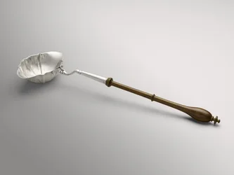 Punch ou Toddy Concha, c. 1754-1785 (prata e madeira não identificada)