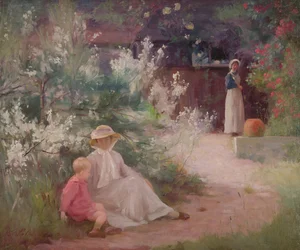 Senhora com o seu jovem filho e criada no jardim