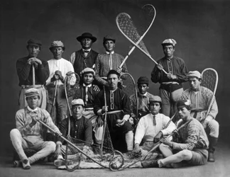 Equipe Canadense de Lacrosse, fotografada por William Notman (1826-1891)