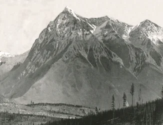 As Montanhas Rochosas: Chancellor Peak, Leanchoil, Canadá, 1895.