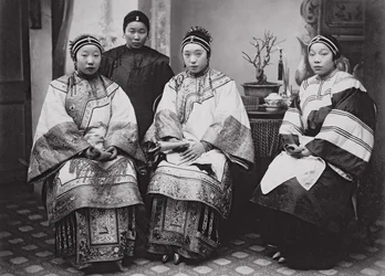 Mulheres Chinesas, c.1880 (albumen print)