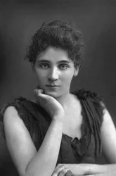 Elizabeth Robins 1862-1952, atriz americana, dramaturgo, romancista e sufragista, 1893.