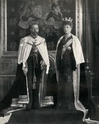 Rei George V e Queen Mary em sua primeira abertura do Parlamento, em 6 de fevereiro de 1911, 1951.