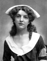 Molly McIntyre 1886-1952, atriz escocesa, 1905.