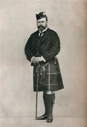O Príncipe de Gales em traje Highland, c1886 1910