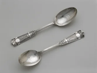 Par de colheres de chá, c. 1860-1871 (prata)