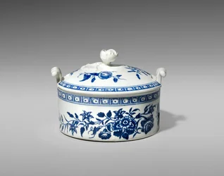 Banheira de manteiga, c. 1770-1783 (porcelana de pasta mole com impressão de transferência)