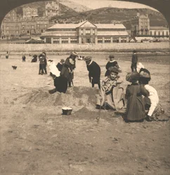 Na praia de Llandudno, país de Gales, 1894.