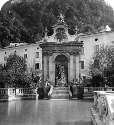 Pferdeschwemme, Salzburgo, Áustria, c1900.