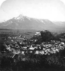 O Kapuzinerberg, Salzburgo, Áustria, c1900