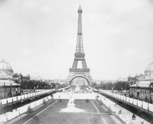 Torre Eiffel, Exposição de Paris