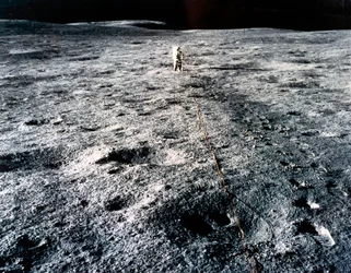 Voo espacial tripulado, EUA, Astronauta da Apollo 14 Edgar Mitchell na Lua