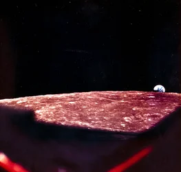 Voo Espacial Tripulado, EUA, Apollo, General Earthrise over the Moon