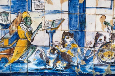 Aula de música, com gatos e ratos antropomórficos, azulejos, jardins do Palácio do Marquês de Fronteira