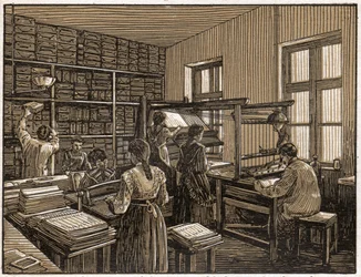 Gráfica em Budapeste, Hungria: faconing e preparação de livros. Trabalho feminino. cerca de 1910 (ilustração)