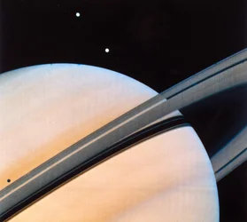 Saturno e seus anéis