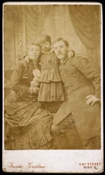 William Friese-Greene, c 1880, cineasta, e família