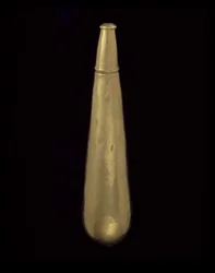 Frasco de coca em forma de lágrima, 200-1600 DC (ouro)