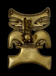 Pingente de um Xamã Transformado em Tucano, 500-1550 DC (ouro)
